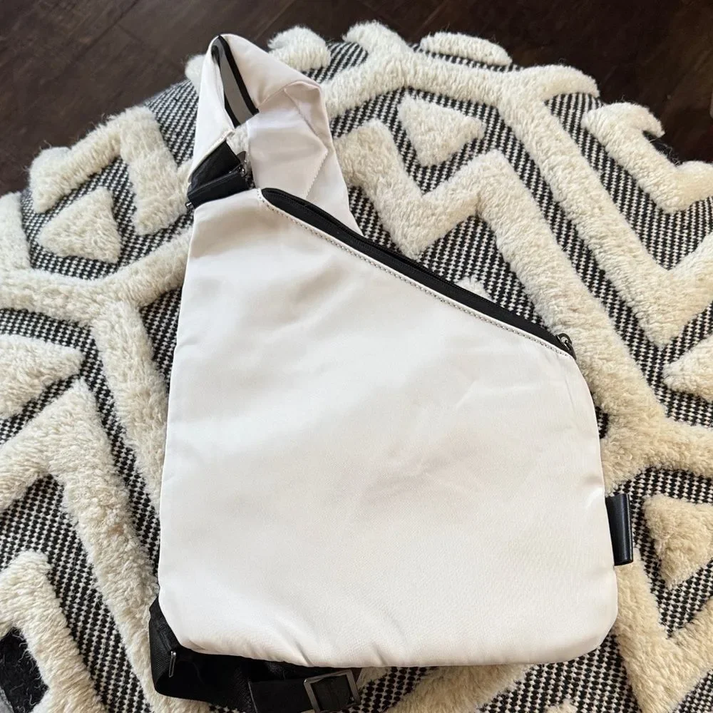 Wander antitheft White Women’s or Men's Sling Bag